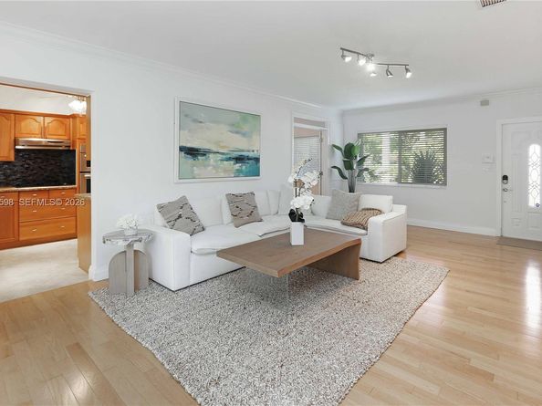 1242 Buchanan St, Hollywood FL 33019