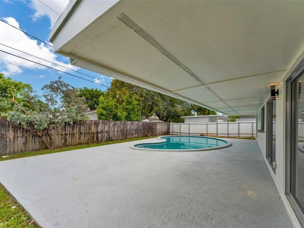 17761 SW 113th Ct, Miami FL 33157