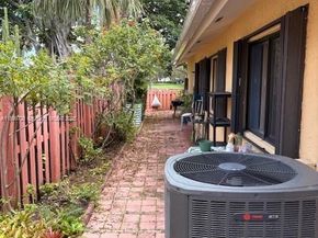 9231 SW 150th Ave, Miami FL 33196