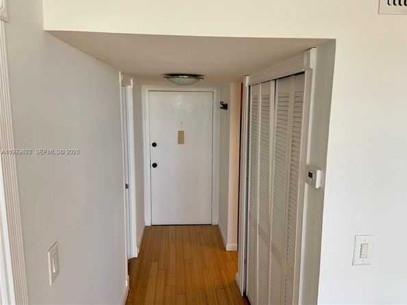 2025 NE 164th St 1015, North Miami Beach FL 33162