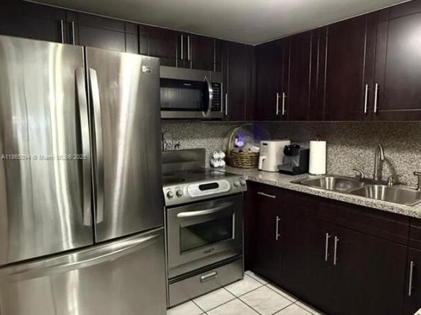431 NW 82nd Ave 904, Miami FL 33126