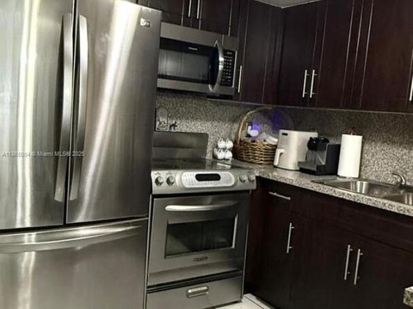 431 NW 82nd Ave 904, Miami FL 33126