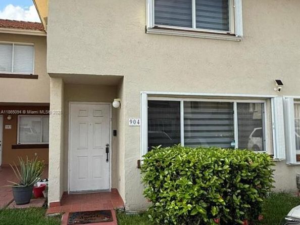 431 NW 82nd Ave 904, Miami FL 33126