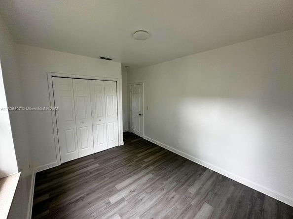 1645 NE 175th St, North Miami Beach FL 33162