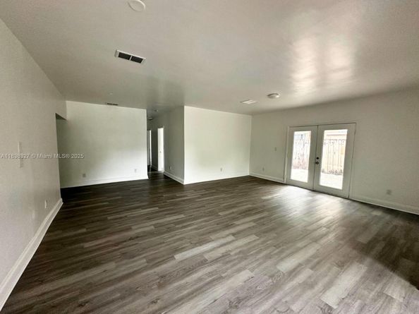 1645 NE 175th St, North Miami Beach FL 33162