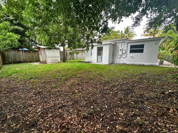 1645 NE 175th St, North Miami Beach FL 33162