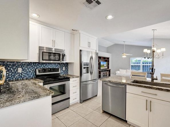 2702 Arborwood Rd, Davie FL 33328