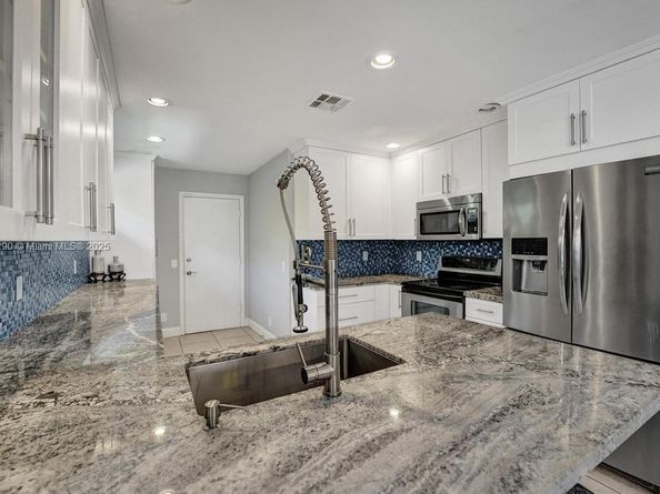 2702 Arborwood Rd, Davie FL 33328