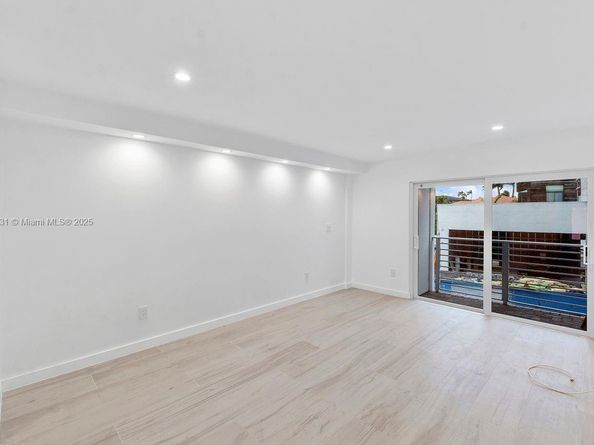 405 N Hibiscus Dr 202, Miami Beach FL 33139