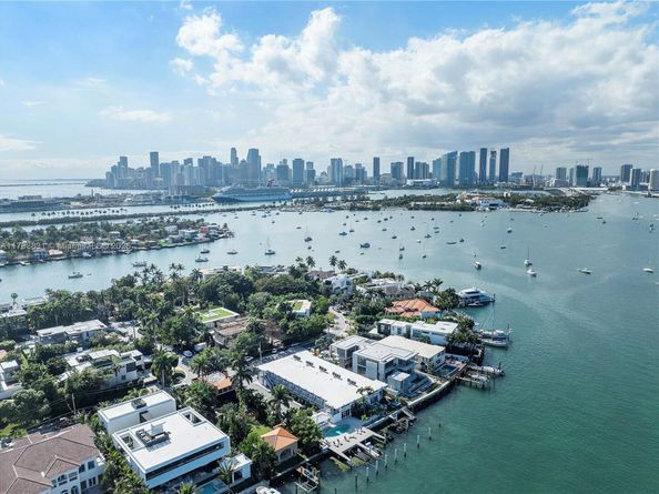 405 N Hibiscus Dr 202, Miami Beach FL 33139