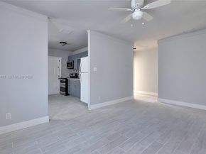 562 W 4th St, Riviera Beach FL 33404