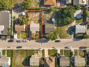 562 W 4th St, Riviera Beach FL 33404