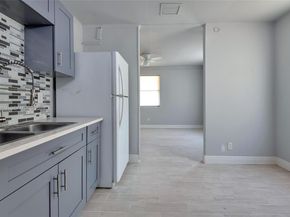 562 W 4th St, Riviera Beach FL 33404
