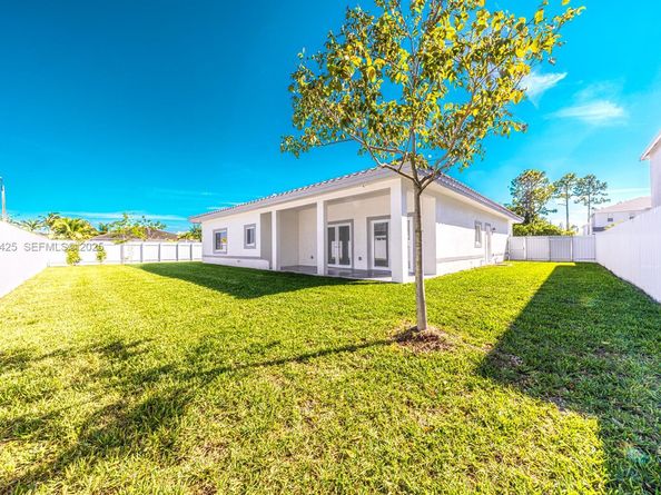 Undisclosed Address #A11917425, Naranja FL 33032