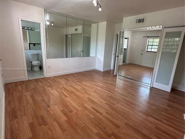 7270 Gary Ave, Miami Beach FL 33141