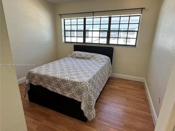 7270 Gary Ave, Miami Beach FL 33141