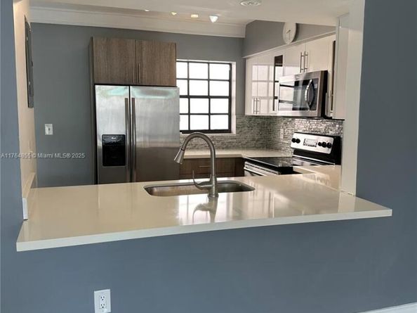 7270 Gary Ave, Miami Beach FL 33141