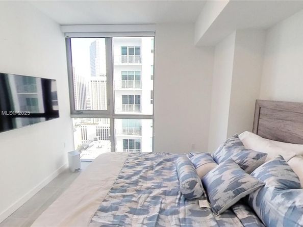 227 NE 2nd St 2901, Miami FL 33132
