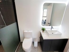 227 NE 2nd St 2901, Miami FL 33132