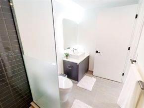227 NE 2nd St 2901, Miami FL 33132