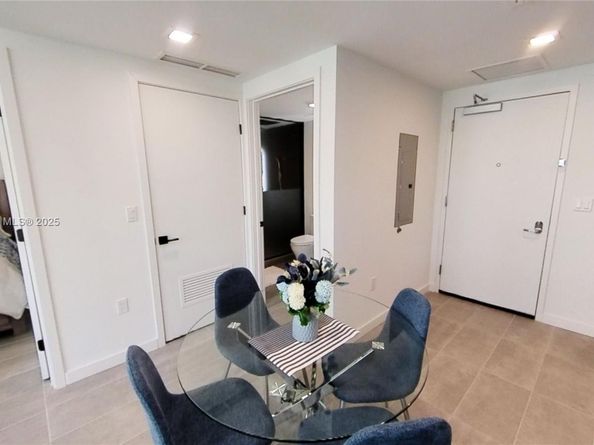 227 NE 2nd St 2901, Miami FL 33132