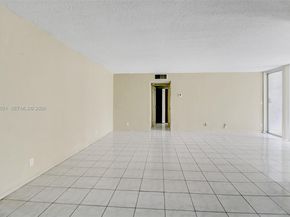 942 NE 199th St 2F, Miami FL 33179