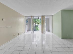 942 NE 199th St 2F, Miami FL 33179