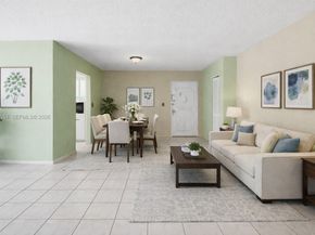 942 NE 199th St 2F, Miami FL 33179