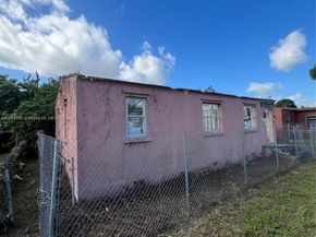 2122 Dewey St, Hollywood FL 33020
