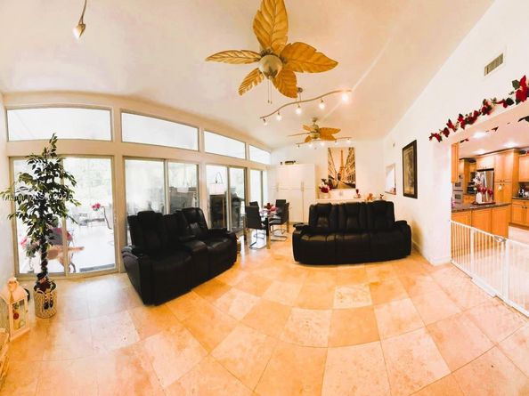 14691 SW 20th St, Davie FL 33325