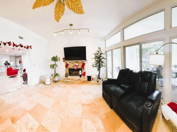 14691 SW 20th St, Davie FL 33325