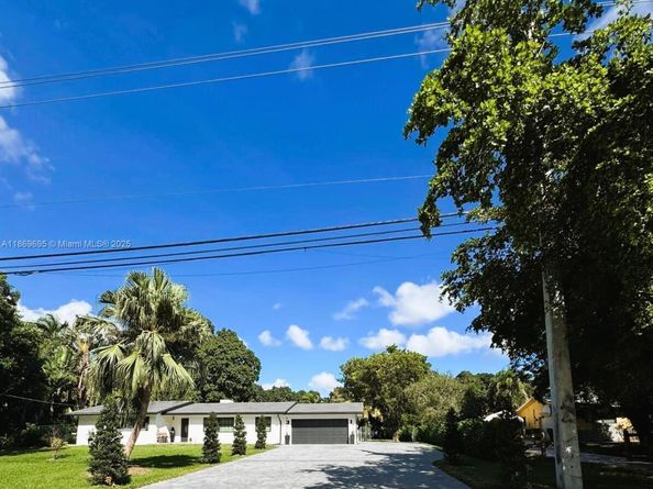 14691 SW 20th St, Davie FL 33325