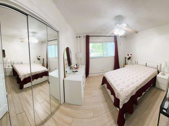 14691 SW 20th St, Davie FL 33325
