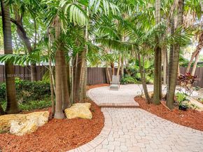 6772 NW 111th Ave, Doral FL 33178