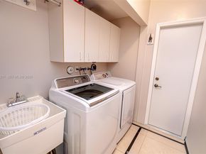 6772 NW 111th Ave, Doral FL 33178