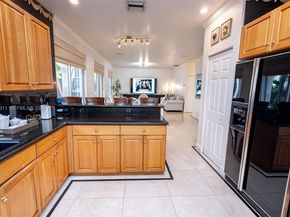 6772 NW 111th Ave, Doral FL 33178