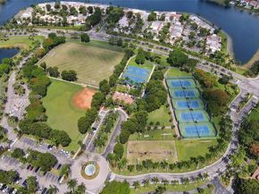 6772 NW 111th Ave, Doral FL 33178
