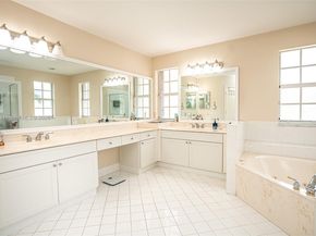 6772 NW 111th Ave, Doral FL 33178