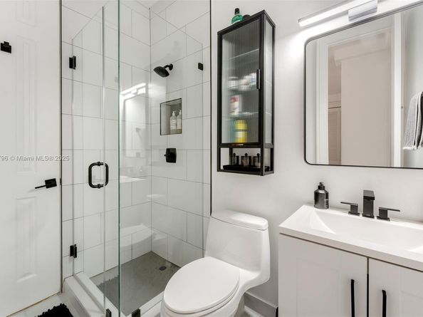 1045 Michigan Ave B, Miami Beach FL 33139