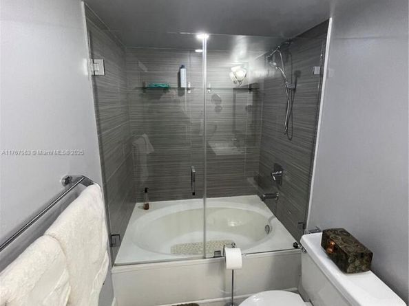 200 Leslie Dr 622, Hallandale Beach FL 33009