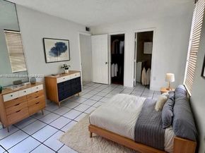 9678 Fontainebleau Blvd 111, Miami FL 33172