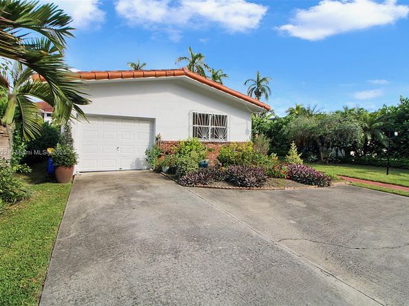 2711 Red Rd, Coral Gables FL 33155