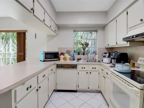 2711 Red Rd, Coral Gables FL 33155