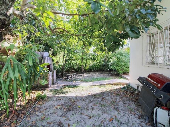 2711 Red Rd, Coral Gables FL 33155