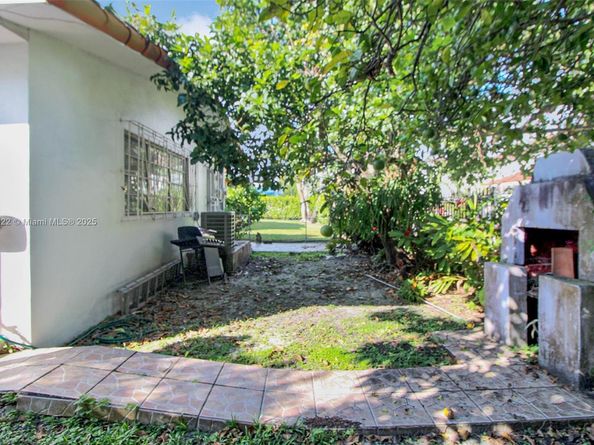 2711 Red Rd, Coral Gables FL 33155