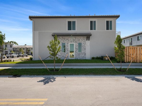 716 SE 14th Ct, Homestead FL 33034