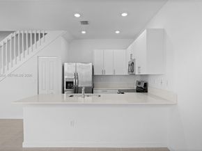 716 SE 14th Ct, Homestead FL 33034