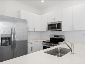 716 SE 14th Ct, Homestead FL 33034