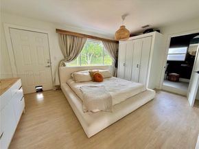 125 NE 150th St, Miami FL 33161