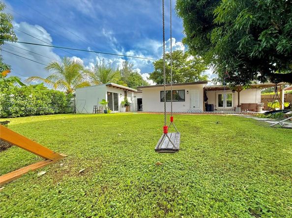 125 NE 150th St, Miami FL 33161
